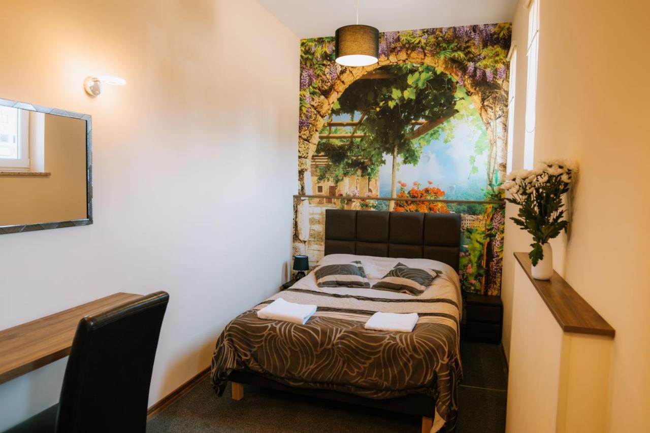 Kasztelan Hotel Krosno Kültér fotó