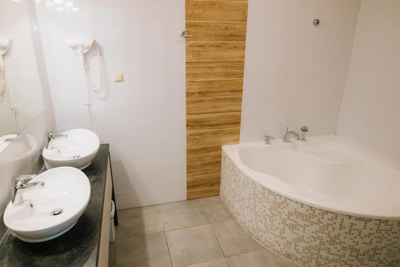 Kasztelan Hotel Krosno Kültér fotó